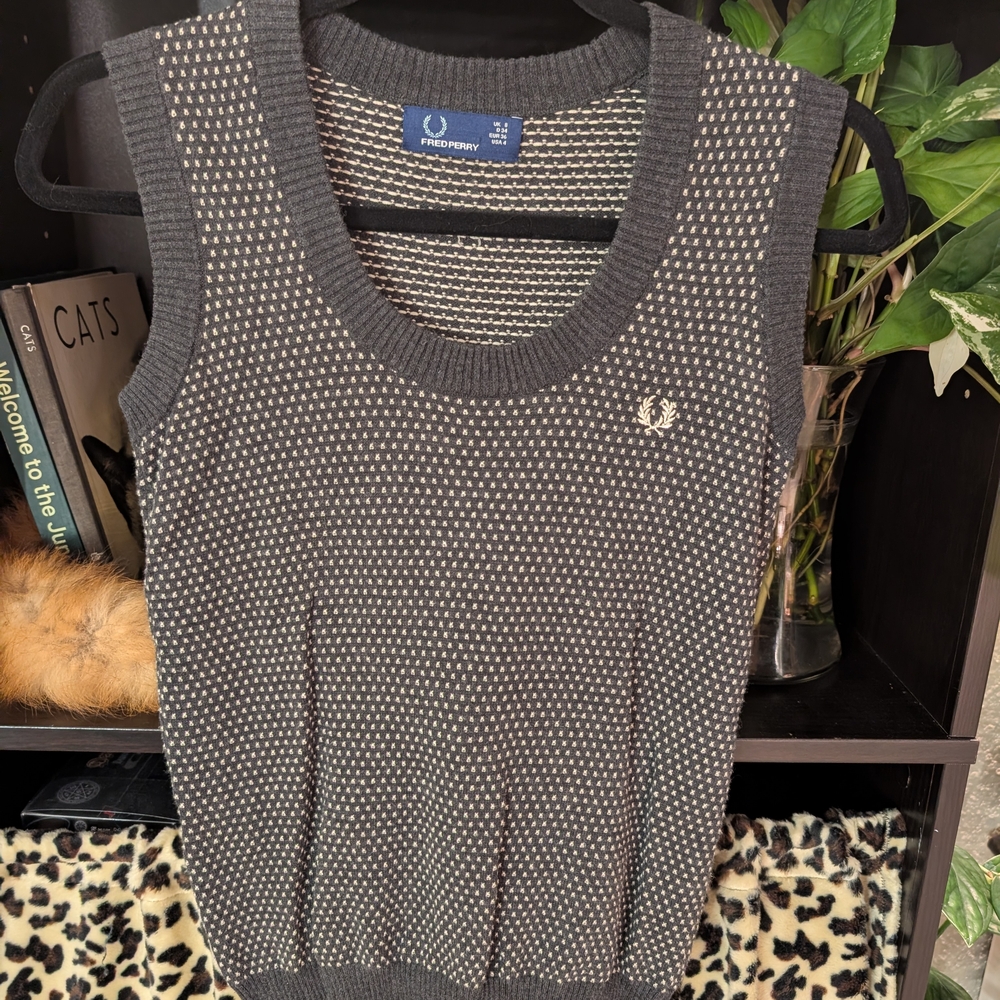 Fred Perry Sleeveless Knit Top